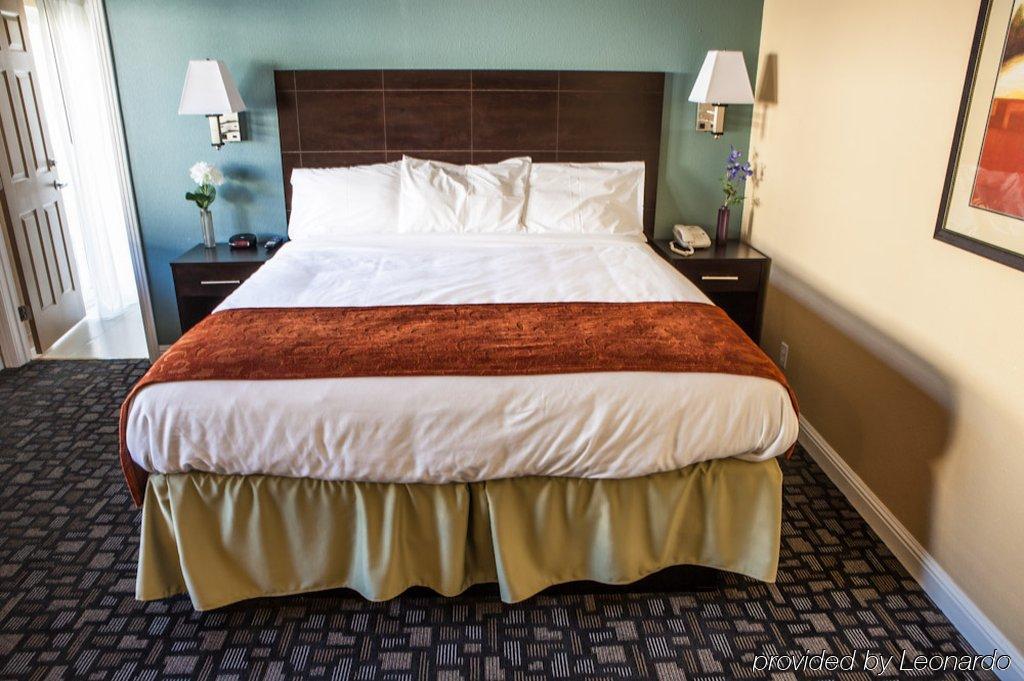 Marinwood Inn & Suites Новато Экстерьер фото