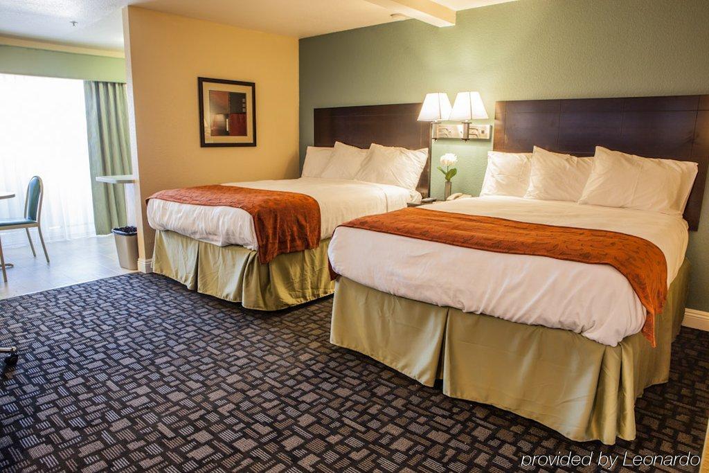 Marinwood Inn & Suites Новато Экстерьер фото
